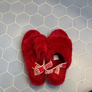 UGG women’s slippers in red